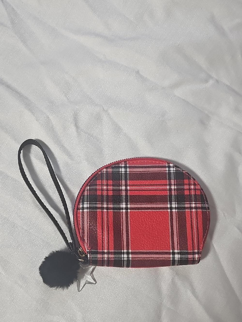 Red Plaid Unbranded Zippered Wristlet Coin Purse with Star and Pom Charms NWOT